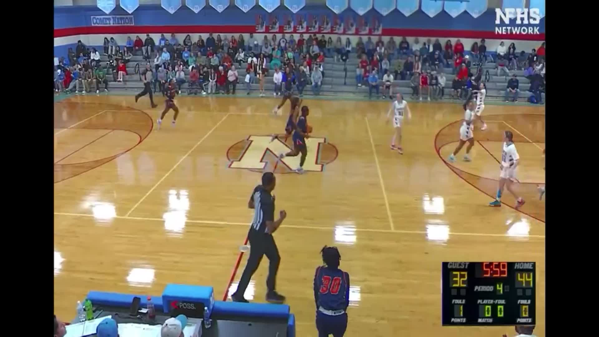 Lexi Holmes Weaves Through 3 Defenders for a Clutch Finish!