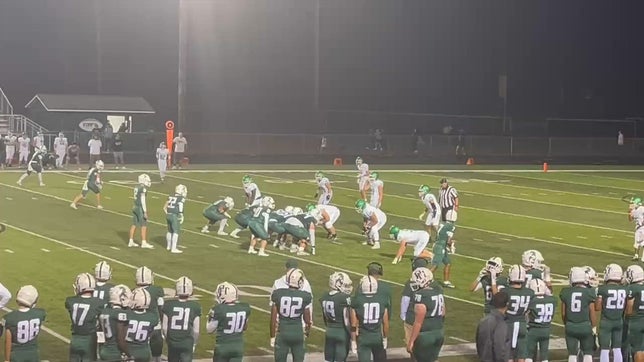 Brandt Gray's deep ball to Lowan Beal goes for 32 yards to set up another Arabian touchdown.
