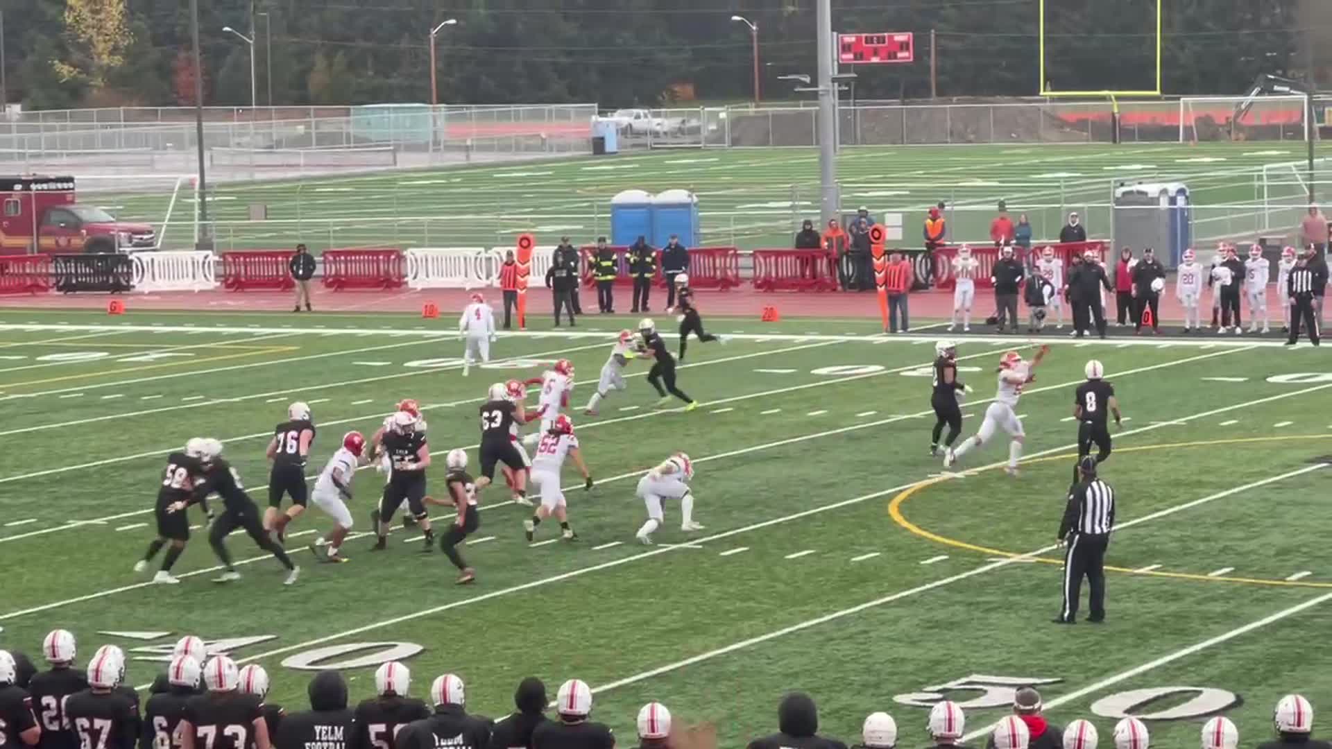 Yelm #8 Damian Aalona 17 yard pass to #2 Isaiah Patterson 3rd quarter