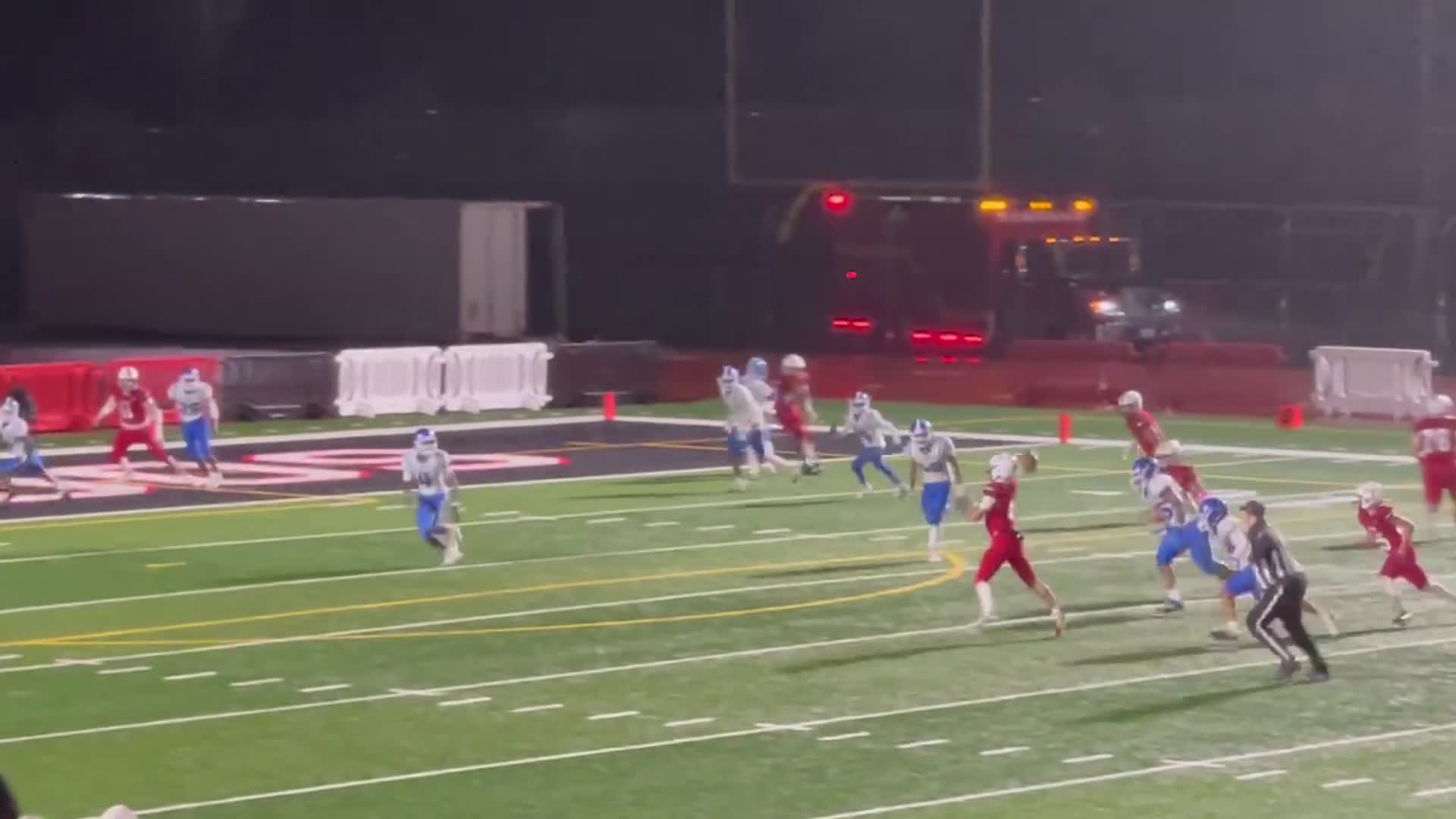 Yelm #8 Damian Aalona to #7 Marius Aalona TD pass