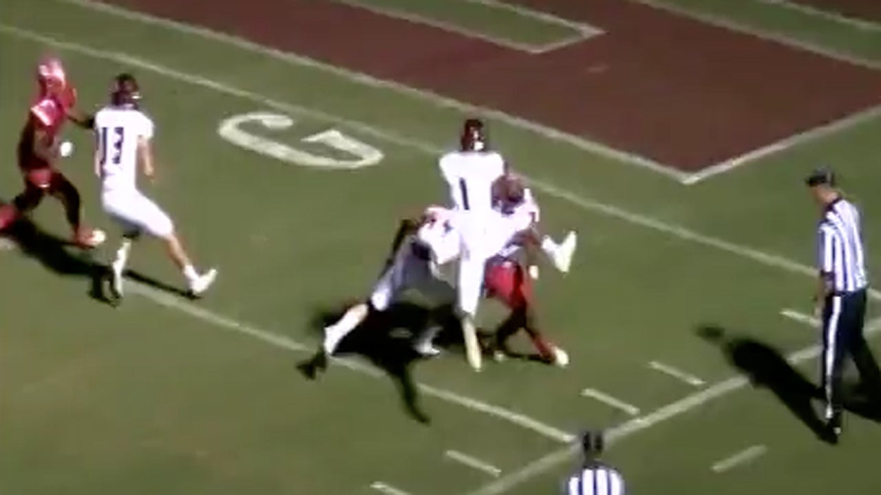 Kentel Williams leaps Austin-East defender