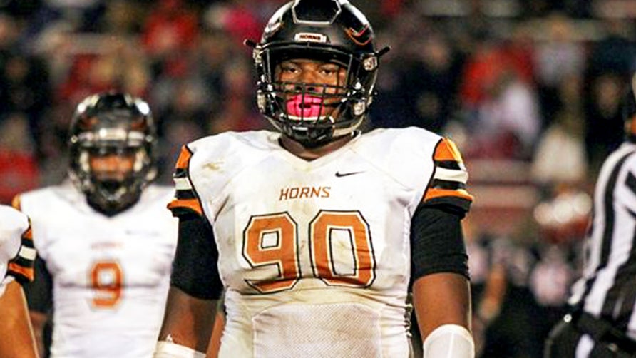 The top five plays from Lanier's (GA) five-star defensive lineman Derrick Brown.