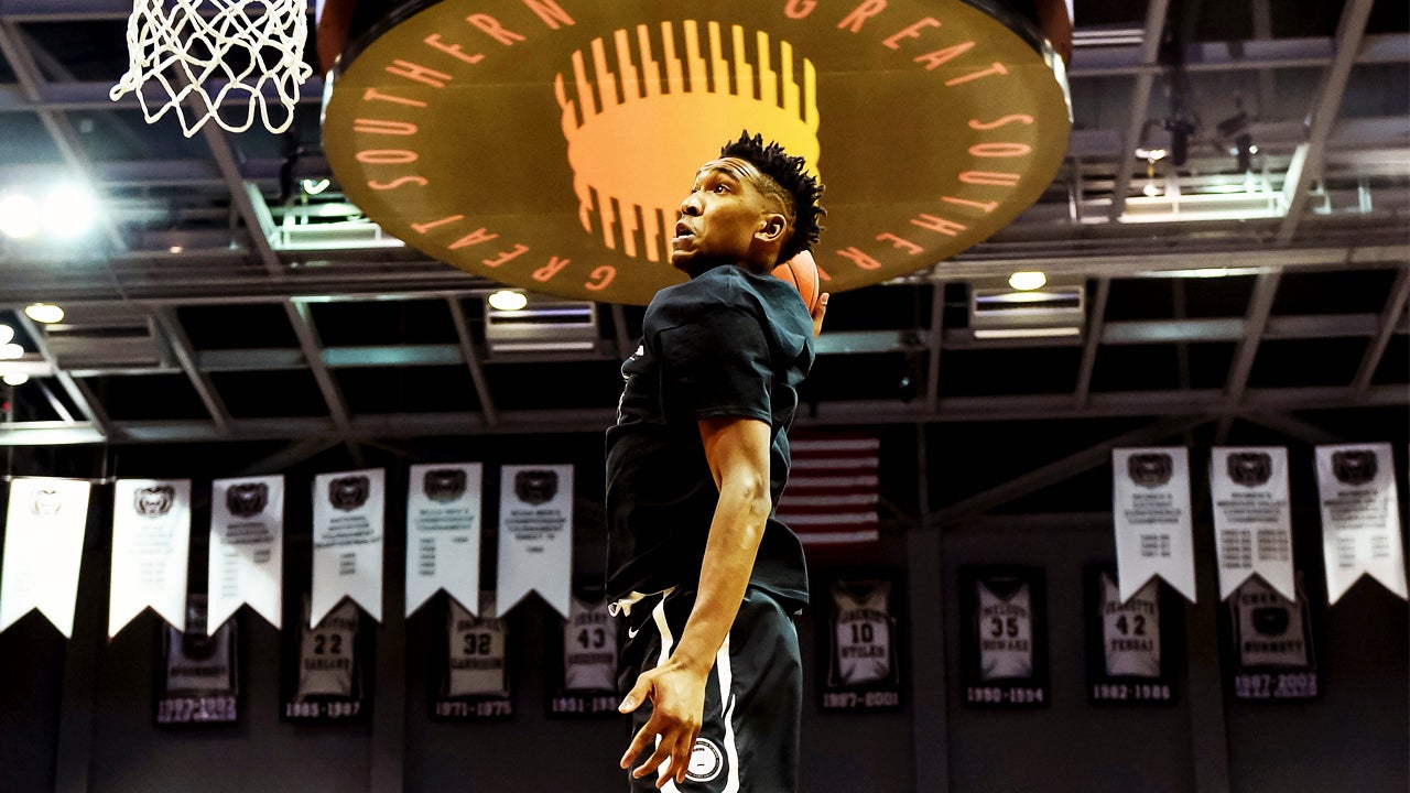 Bass Pro & Spalding Hoophall Classic Preview