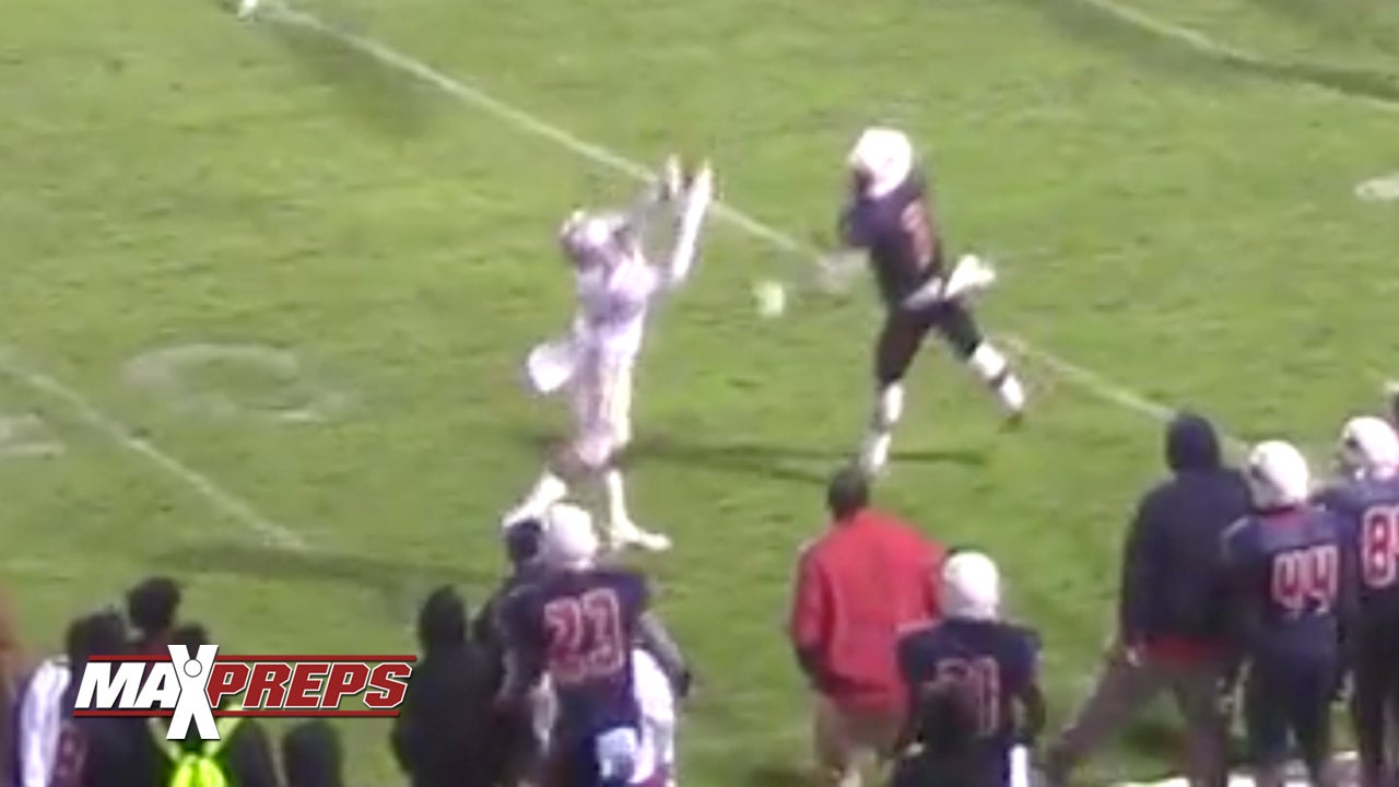 Aramis Bryant picks off pass & takes it back for 6