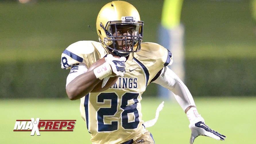 Spartanburg's (SC) Tavien Feaster shows why he is the top-rated all-purpose back in the 2016 class with this touchdown run in their 42-14 win against Wakulla (FL). He finished the day with 182 total yards and three touchdowns.