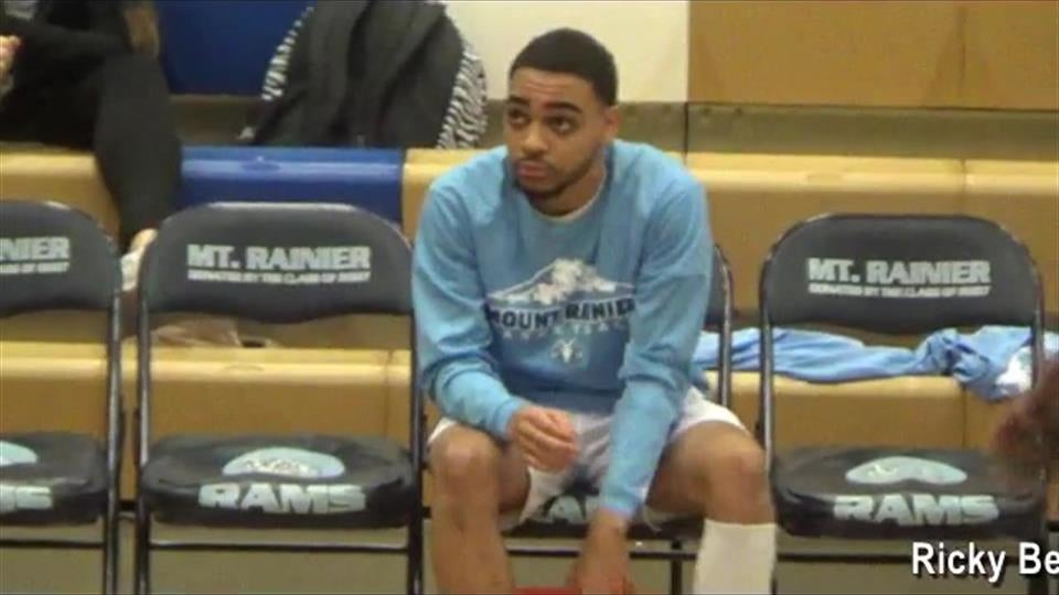 Ricky Bell 3rd RB3 Game HL 12 pt, 4 ast, 3 reb, 4 def vs. Kentwood HS January 8, 2019.