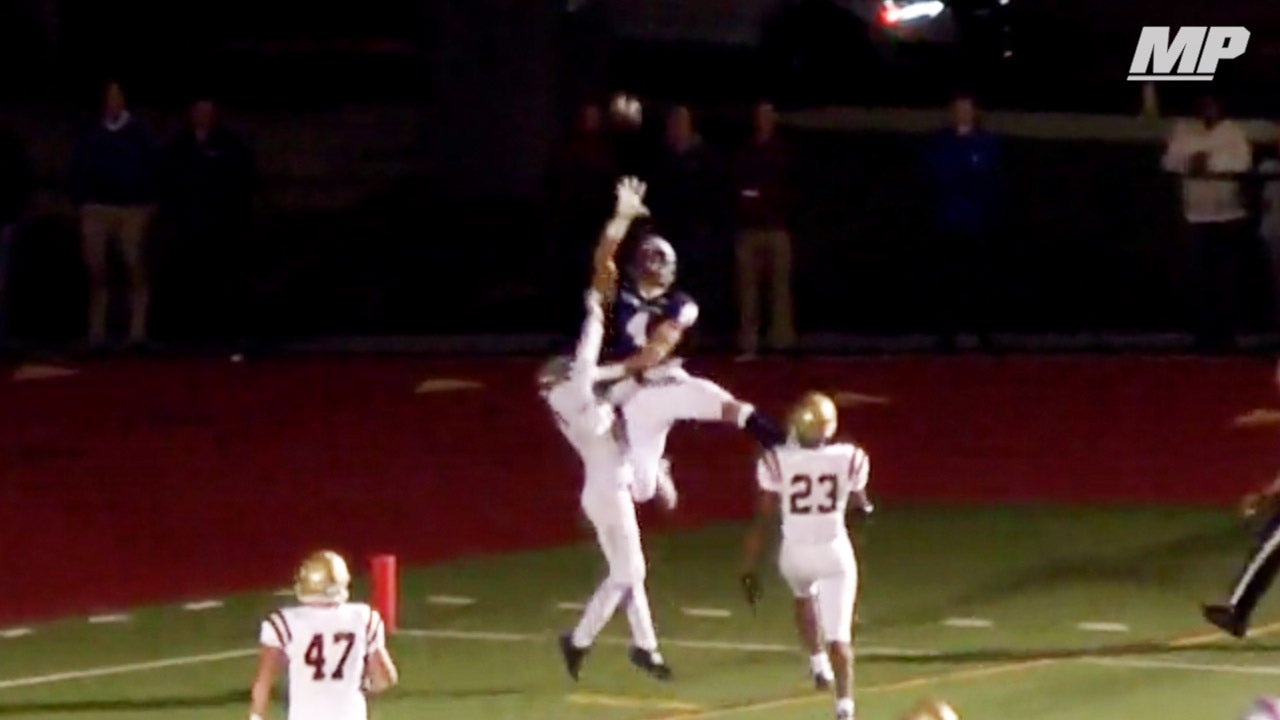 Amazing one-handed TD catch