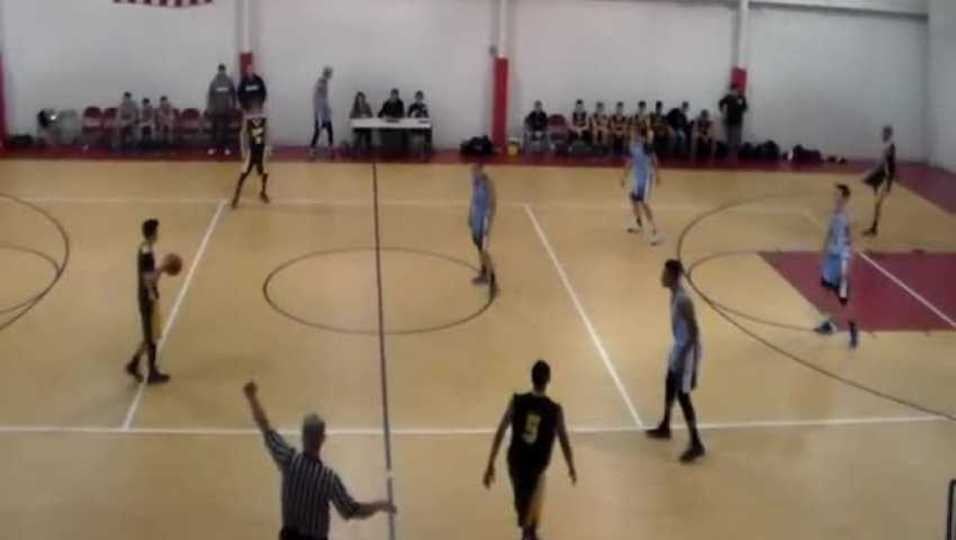 Isaiah Hill Dunk vs Wyoming