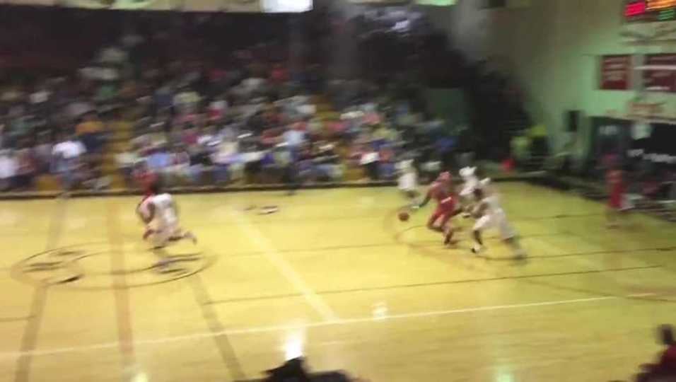 Ladarius Marshall catches an alley off the backboard