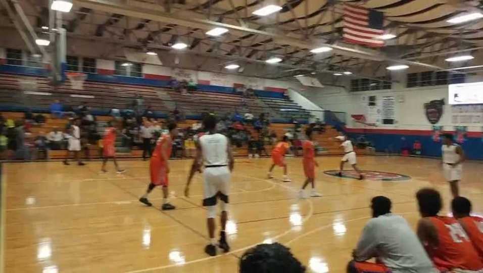 Ryan Boyce For The Left Hand Rebound Slam! 12-27-16