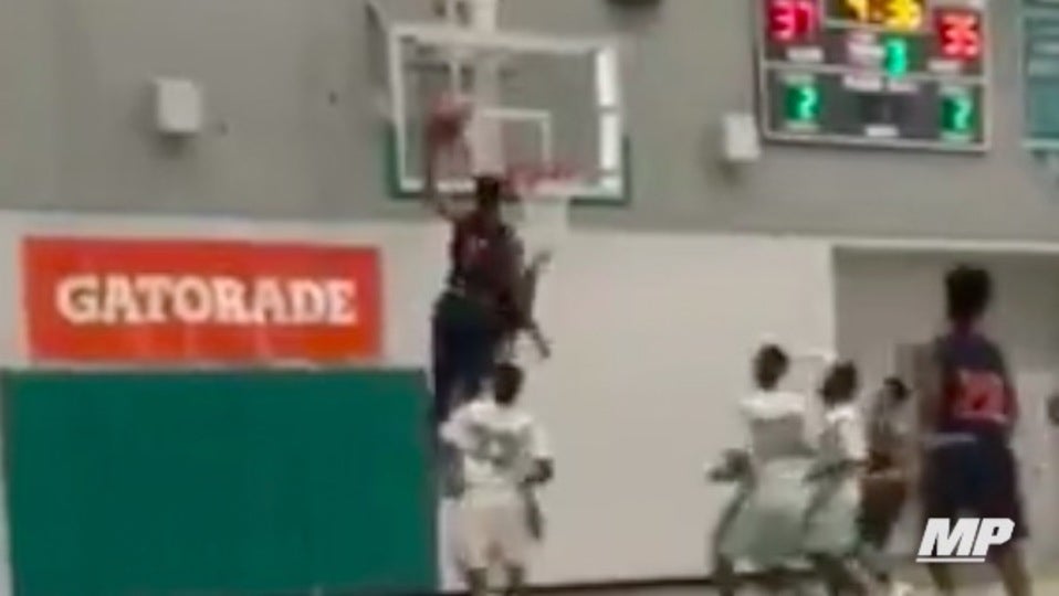 Kenyon Martin's son leaps high for poster