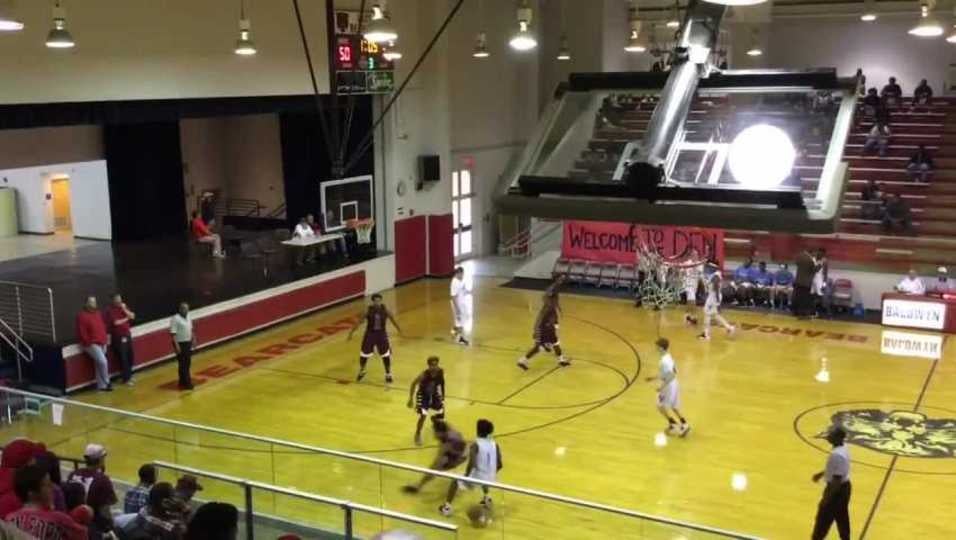 Zay breaking ankles and waiting on him