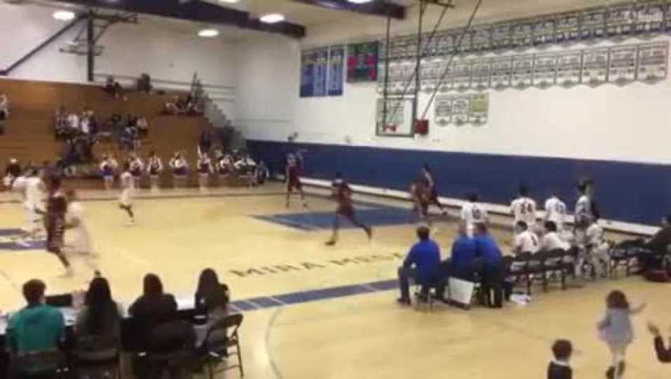 Robby Robinson dunk vs Mira Mesa