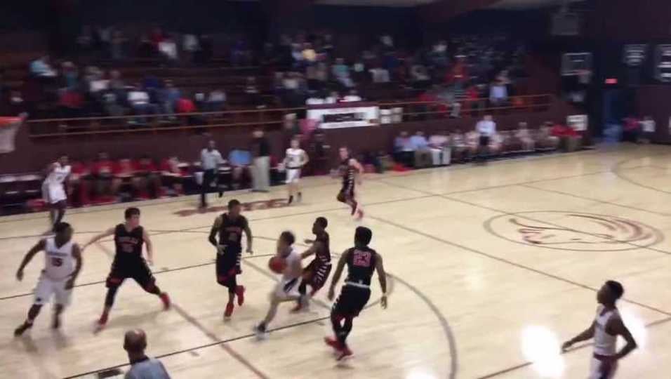 C.J. Hurd finds Felix Hayes for 3