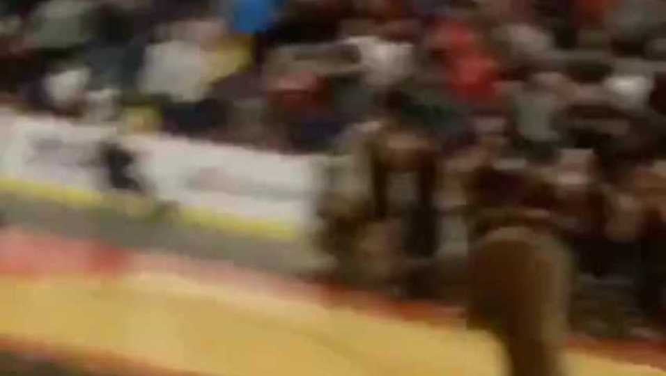 Lonnie Walker Takes Flight