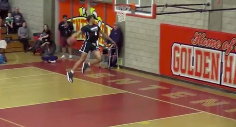 Bakersfield commit's 360 dunk sends crowd to their feet