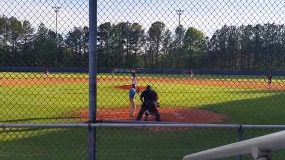 DEMETRIUS BARNFIELD HIGHLIGHT VS. BERKMAR