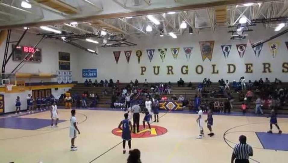 Milwaukee Bradley Tech Trojans Vs Milwaukee Washington