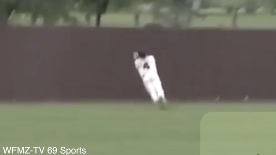 Remember the famous catch deep in centerfield by Willie Mays of the New York Giants at The Polo Grounds back in the 1954 World Series? If you don't, let Ben Piripavel refresh your memory.