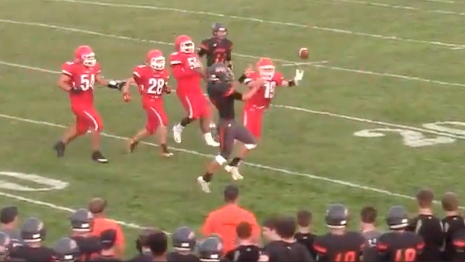 QB catches own pass for wacky play gone good