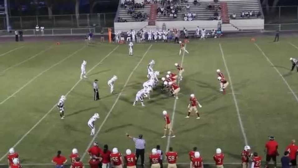 Darius Smith Running Hard