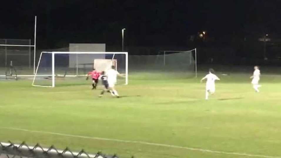 Max Waldau save vs. Oasis