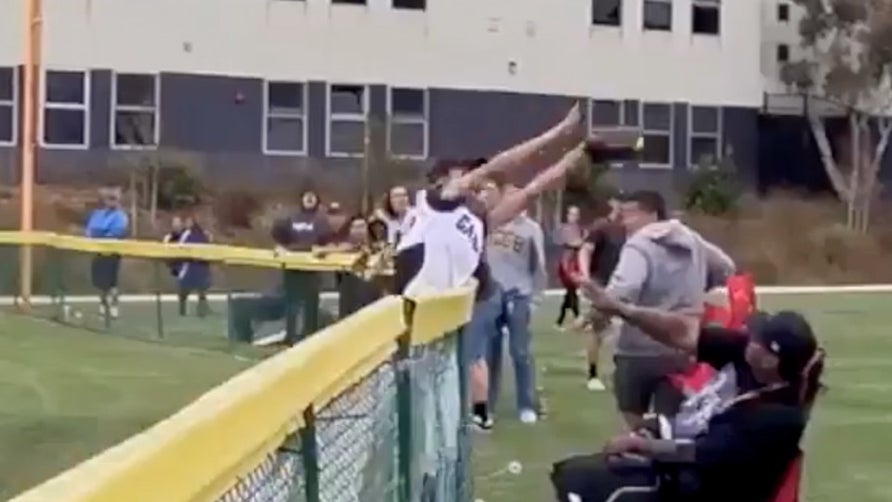 Is this the best softball play of the 2018 season? Is it the best play of any sport this season? Zoe Nolte of Carlsbad (CA) sprints back, finds the fence, reaches into the crowd, and completely robs the hitter of a home run.