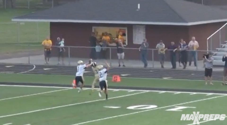 Montana recruit making a one handed snag through traffic