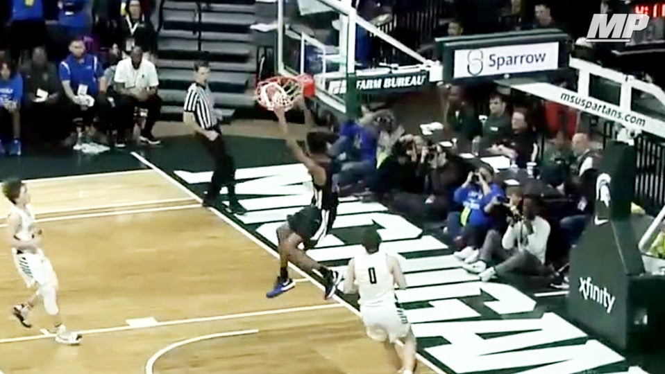 5-star freshman Emoni Bates puts on a show in state semifinals