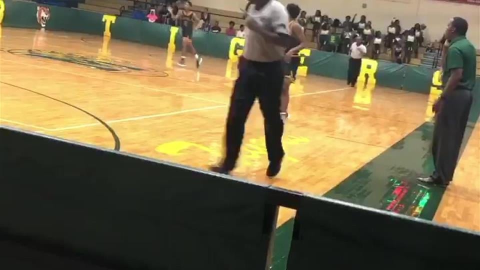 Jay Walker Drills first shot of the 2019 Season