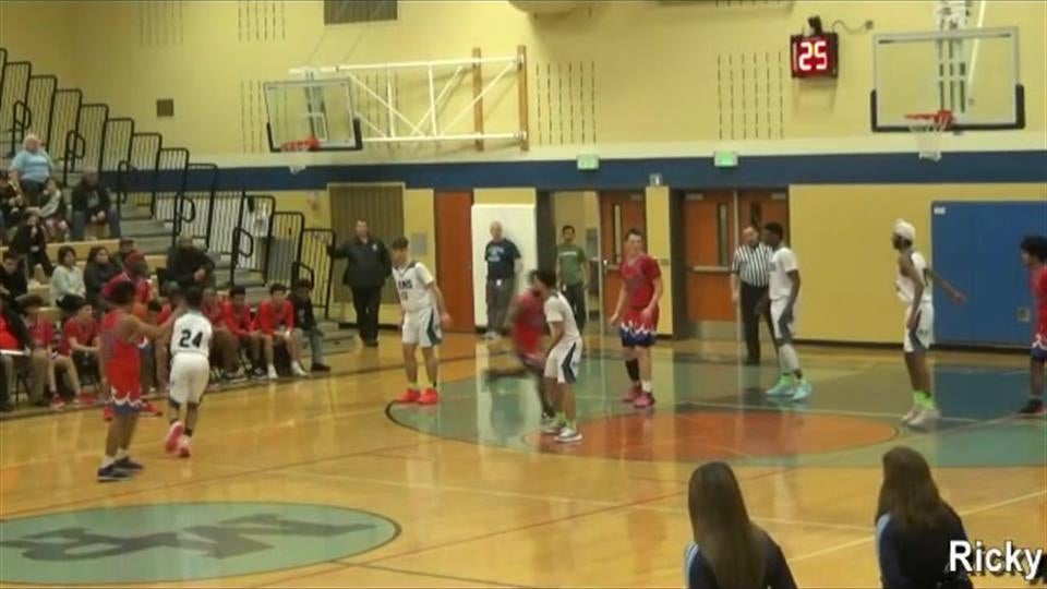 Ricky Bell 3rd RB3 Game Highlights 26 pts, 4 ast, 3 reb, 2 stl.  Player of the Game vs. Kent Meridian HS. Jan 8, 2020.