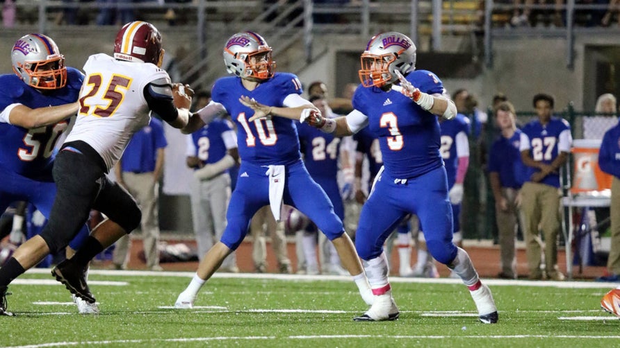 High school football highlights of Alabama's starting quarterback Mac Jones during his senior season at Bolles (FL).