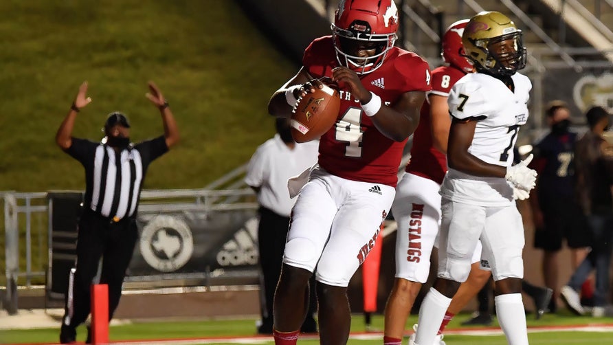 Senior highlights of North Shore's (TX) 4-star quarterback Dematrius Davis through his first eight games of the 2020 season.
