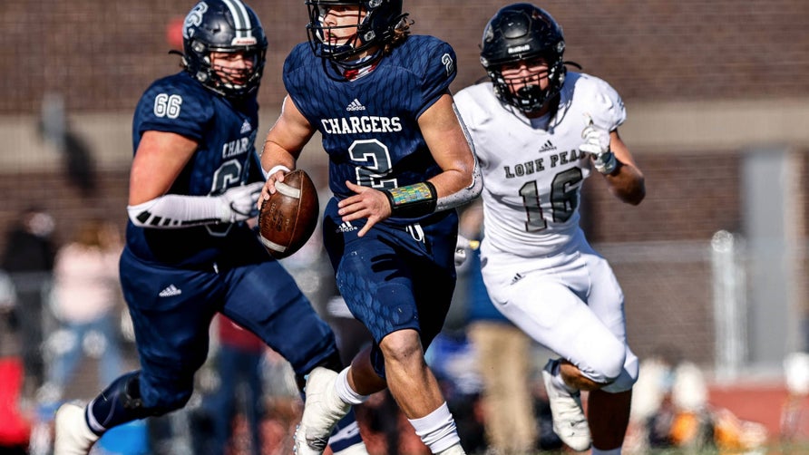 Senior highlights of Corner Canyon's (UT) 4-star quarterback Jaxson Dart. He finished his senior year throwing for 4,691 yards and a state record 67 touchdowns. He also rushed for 1,195 yards and 12 scores.