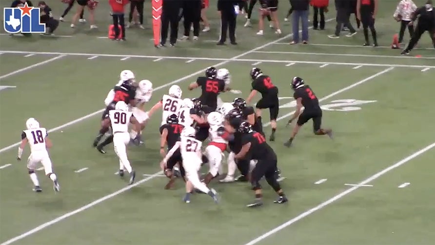 Ollie Gordon rushes for six touchdowns for Trinity in thrilling 49-45 win over Allen.