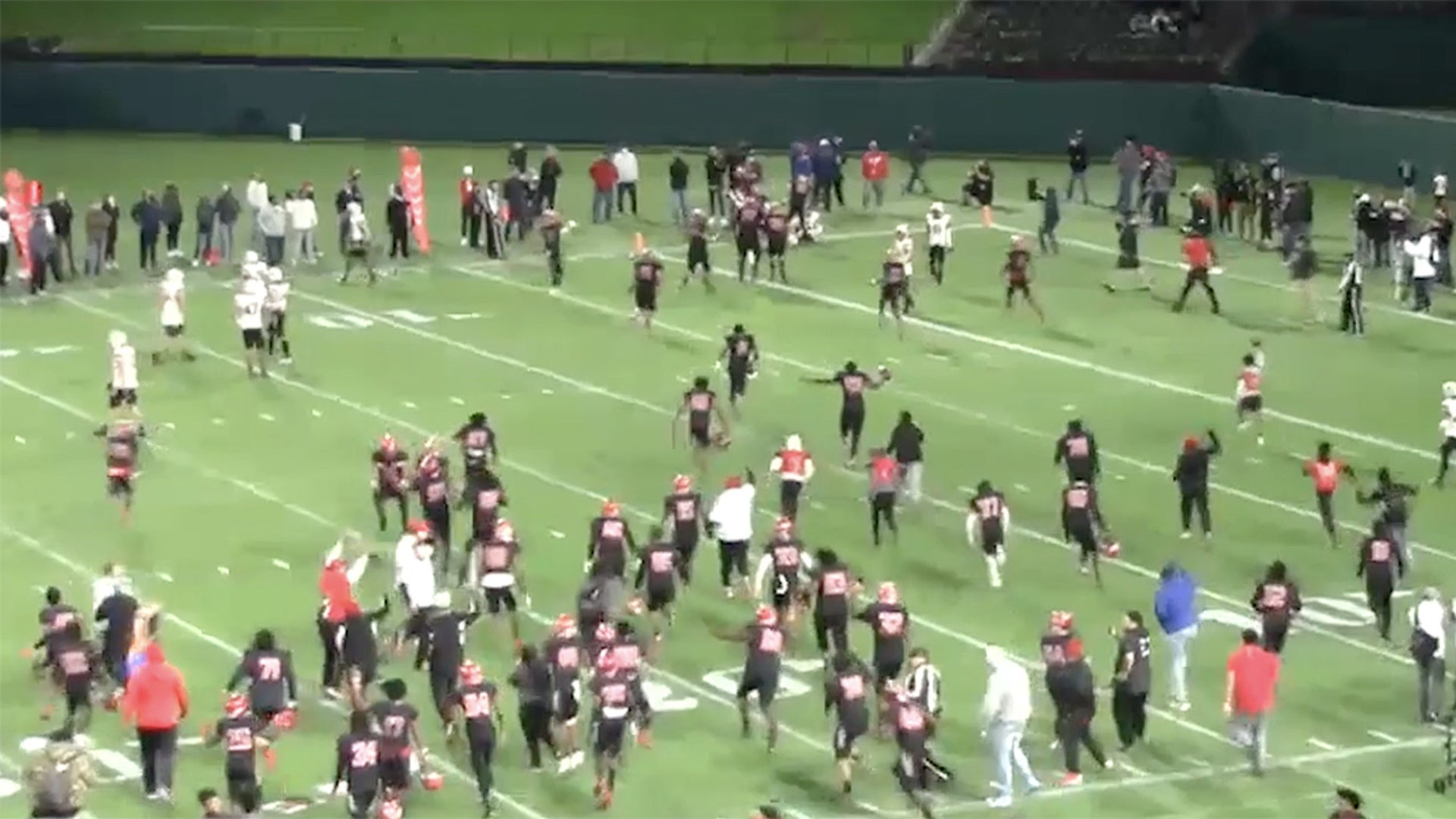 Tennessee commit Kaidon Salter throws a game-winning DIME to Javien Clemmer