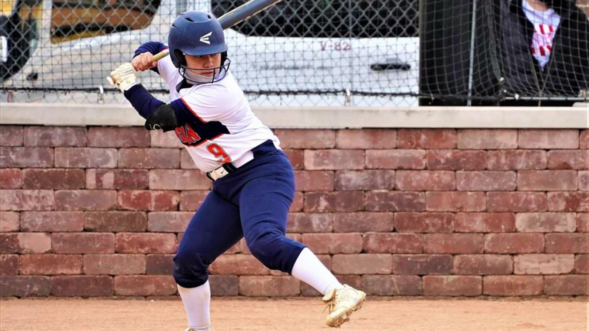 #9 Juliann "JJ" Jakosalem C/2B launches a 2 run bomb vs Schaumburg!  #crushedit