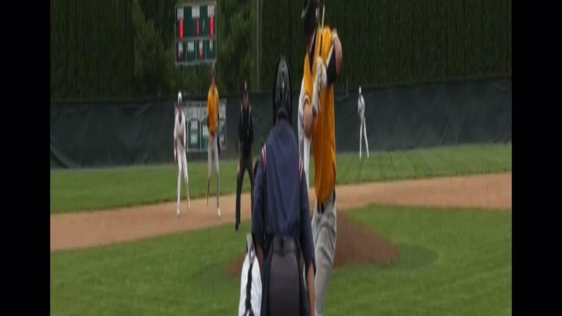 Joe Hendrix HR to RF