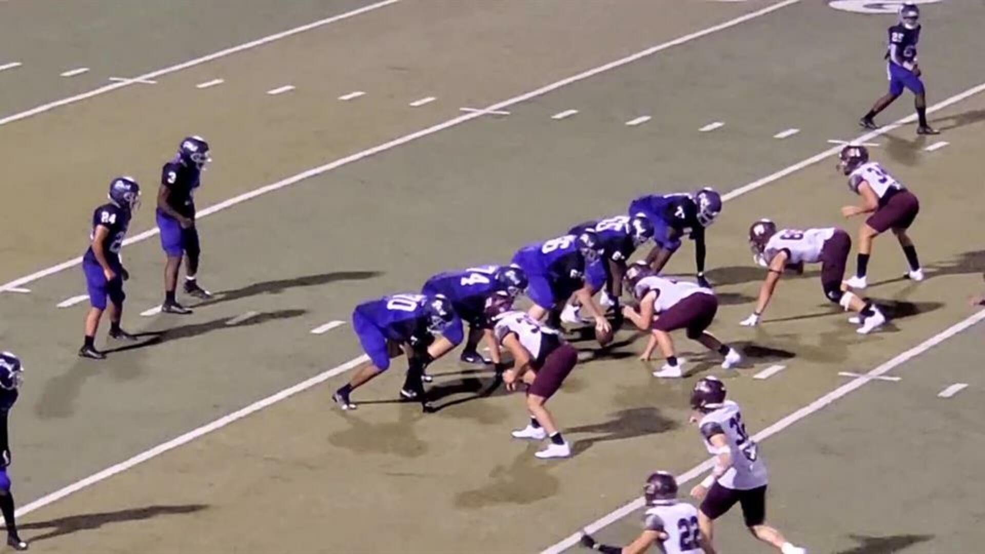 Christian Wynn blocks for Zach Sigler's big run