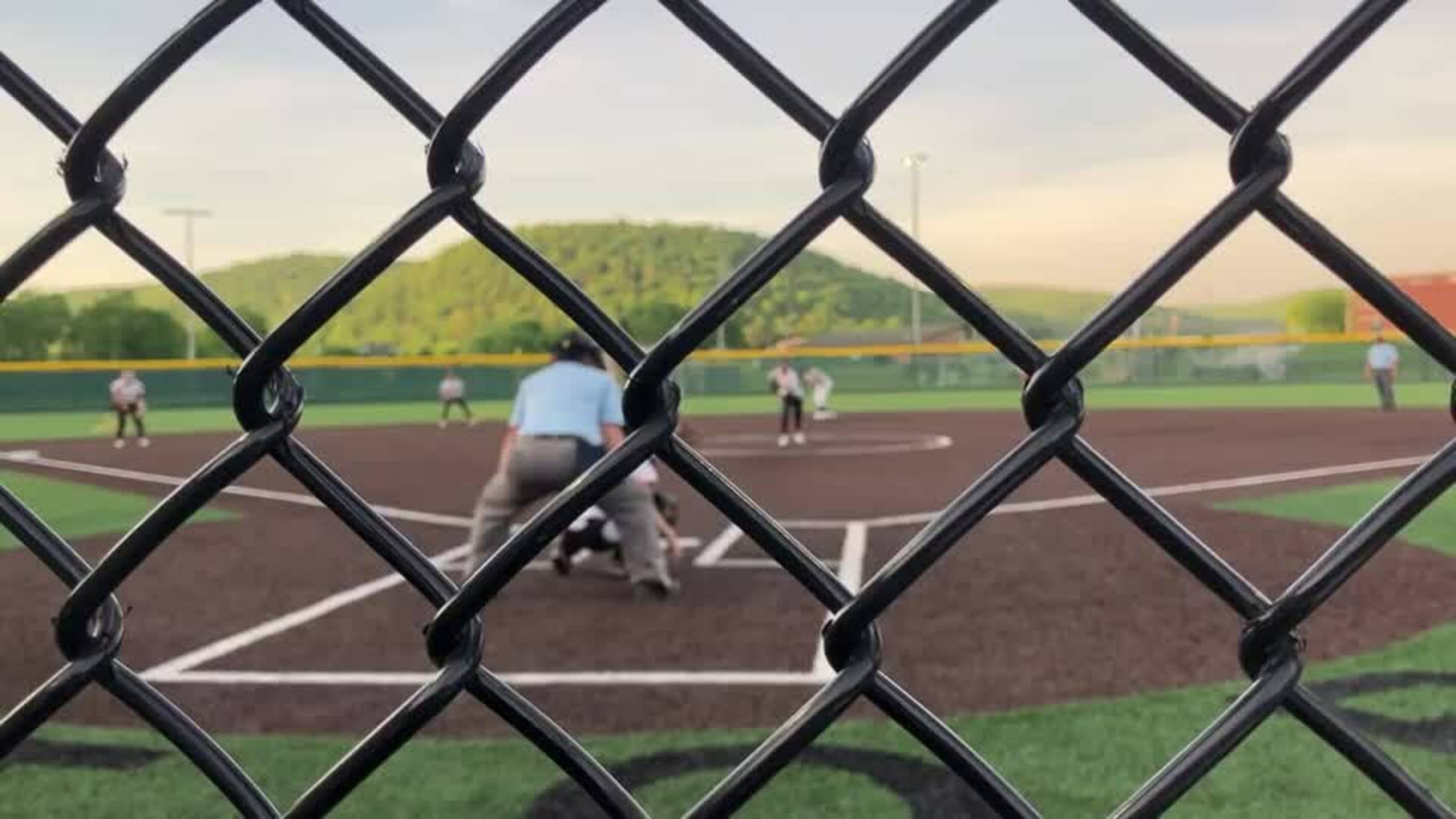 Two-Out Throwing Error Brings Home Bestine