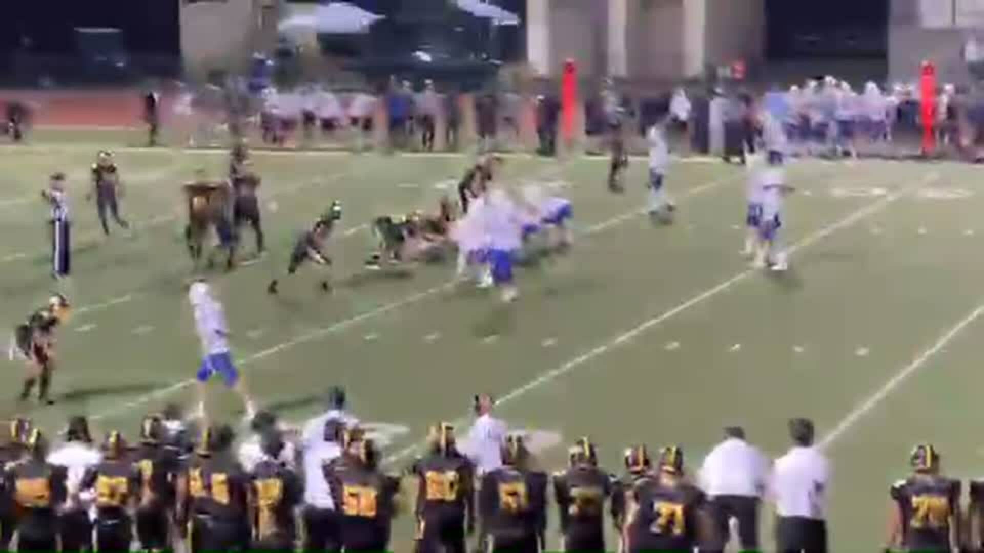 Kenny Bonn #55 pancakes Agoura's wide receiver