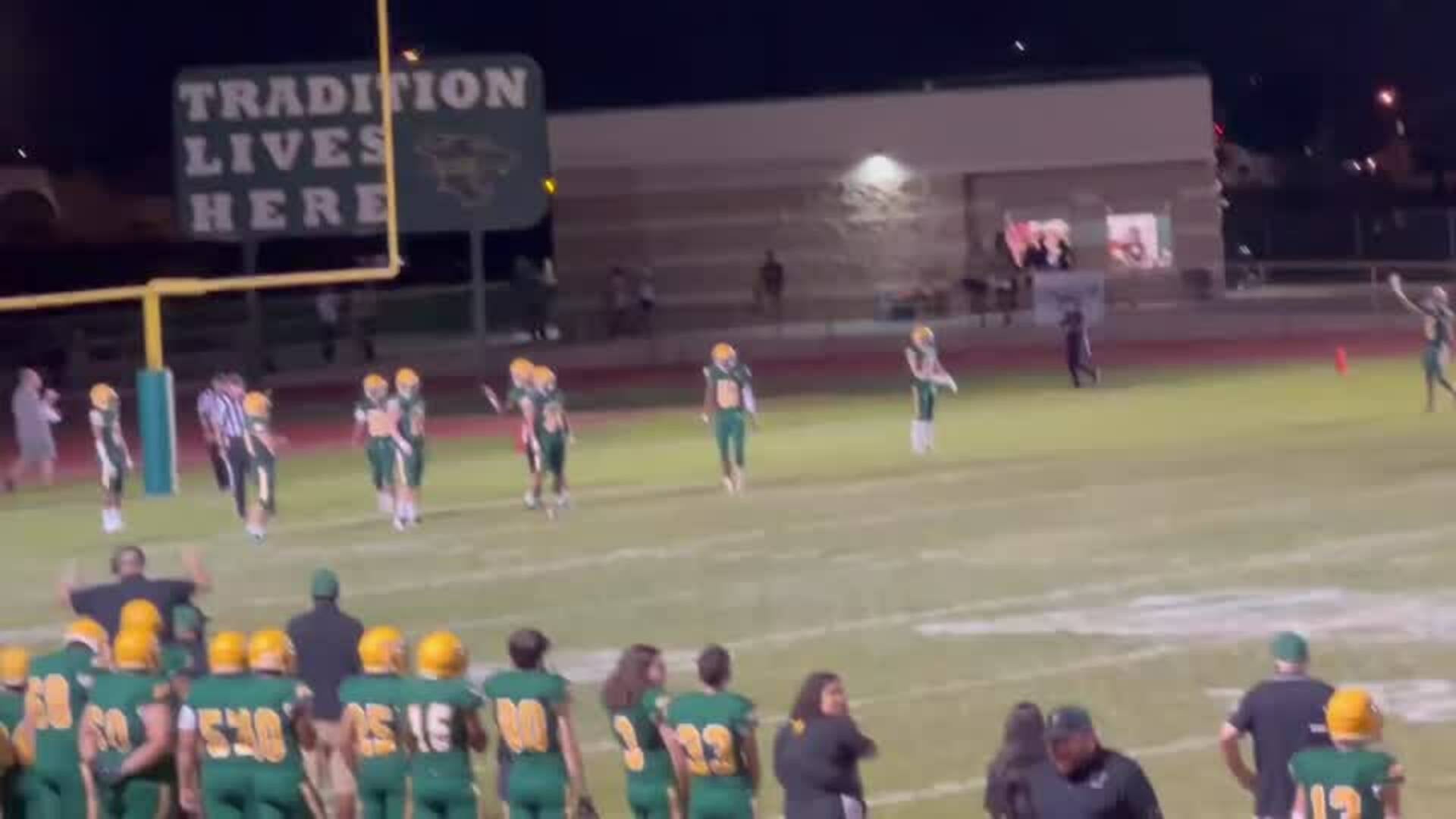 Kellis turns it over on downs due to some clutch D!