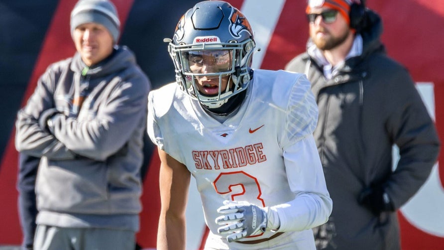 Senior season highlights of Skyridge's (Lehi, UT) 4-star cornerback Smith Snowden. He had 30 tackles and six interceptions while leading the Falcons to a 6A state championship during his senior season.