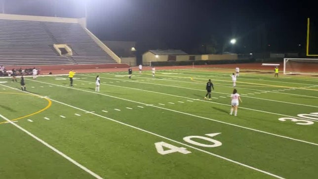 De Anza started from a goal kick by Taylor, Alinah with a tunel past teh first player and a through ball to the striker, Monse with the recovery for an assist to Alinah for a goal from the top of the 18yard line