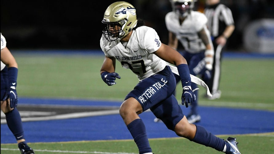 Junior season highlights of St. John Bosco's (Bellflower,  CA) 4-star linebacker Kyngstonn Viliamu-Asa.