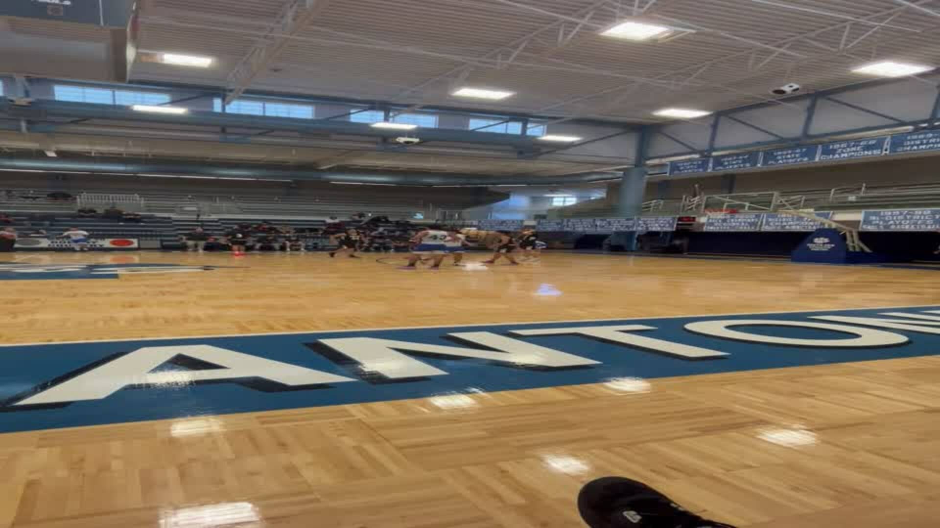 Bobcats move the ball & attack