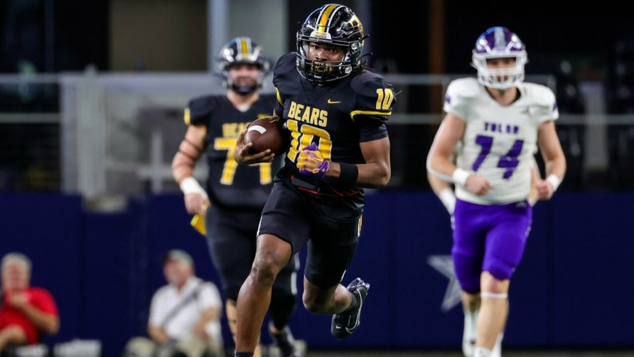 Senior season highlights of Timpson's (TX) 5-star athlete Terry Bussey.