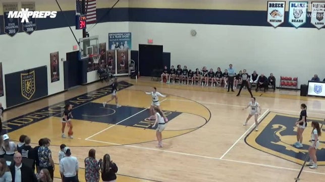 Maddyn Greenway, the daughter of former NFL player Chad Greenway, has already scored over 3,000 points and she is only a sophomore.