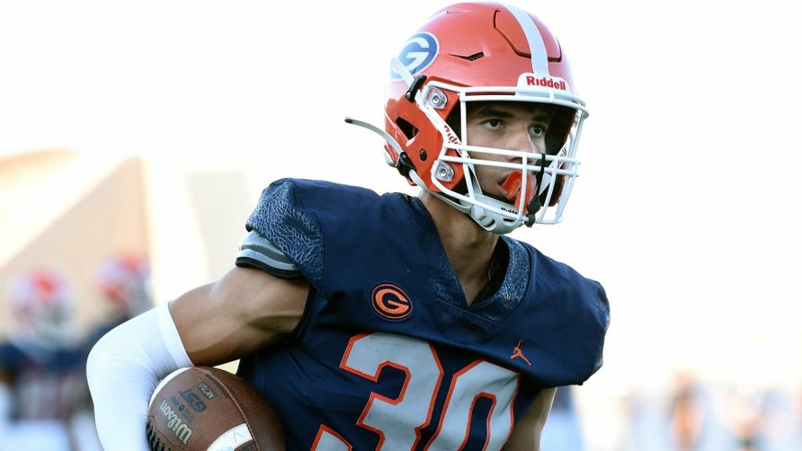 Junior season highlights of Bishop Gorman's (Las Vegas, NV) four-star wide receiver Derek Meadows.