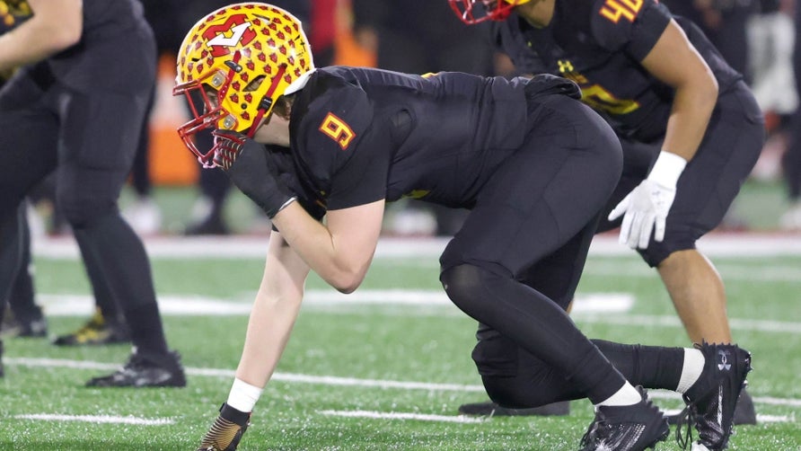 Senior season highlights of Mission Viejo's (CA) 3-star EDGE Jaden Williams through his first five games of the 2024 season. He has 41 tackles, 21.5 TFL and 13.5 sacks.